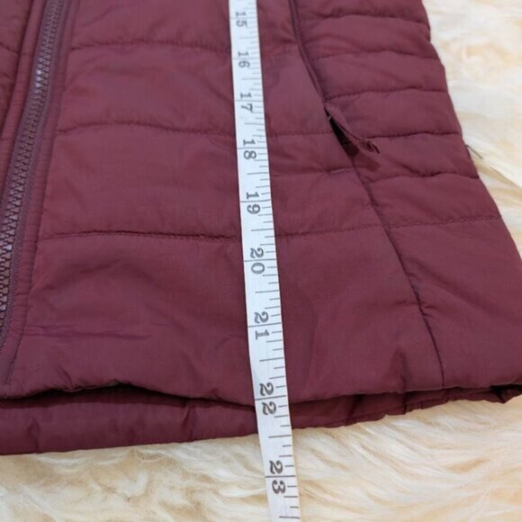 The North Face Burgundy Puffer Vest Girls Size Medium - Picture 4 of 7